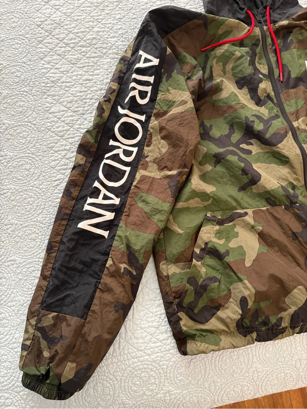 Air Jordan Jumpman Classics camo windbreaker. Size large.